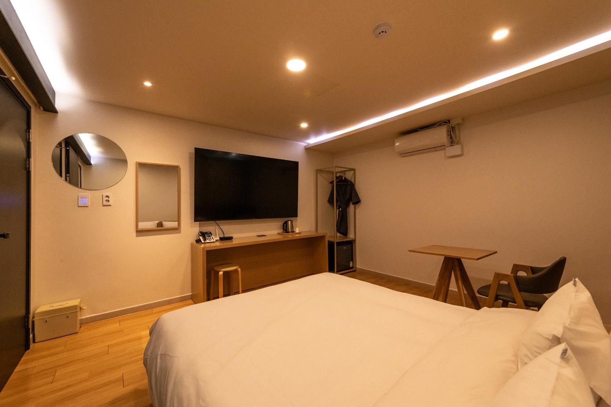 H Avenue Chuncheon Hotel Екстериор снимка