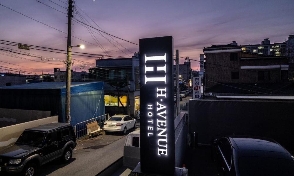 H Avenue Chuncheon Hotel Екстериор снимка